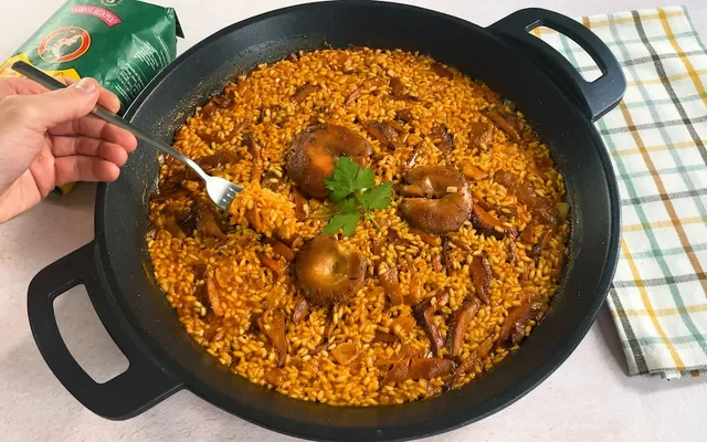 Arroz con Níscalos: Receta Fácil de Temporada