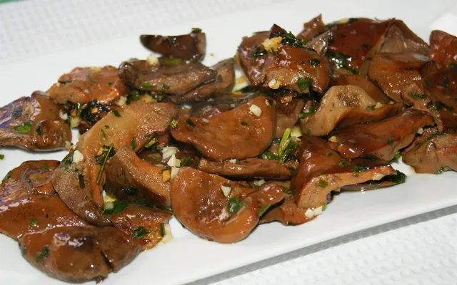 Níscalos al Ajillo: Receta Tradicional Fácil y Rápida