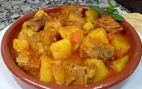 Níscalos con Costillas: Guiso Tradicional Sustancioso