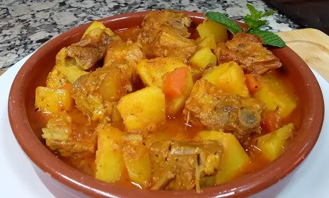 Níscalos con Costillas: Guiso Tradicional Sustancioso